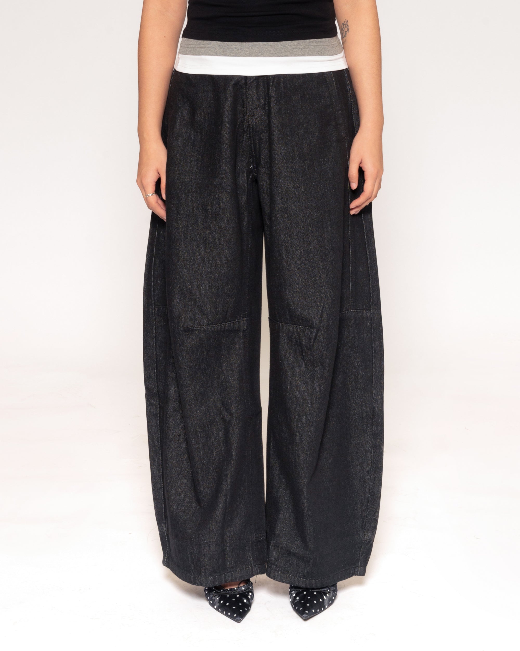 Curveball Barrel Jeans