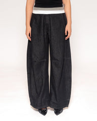 Curveball Barrel Jeans